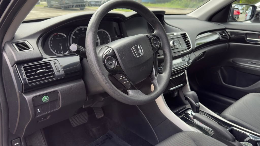 Used 2017 Honda Accord LX image 10