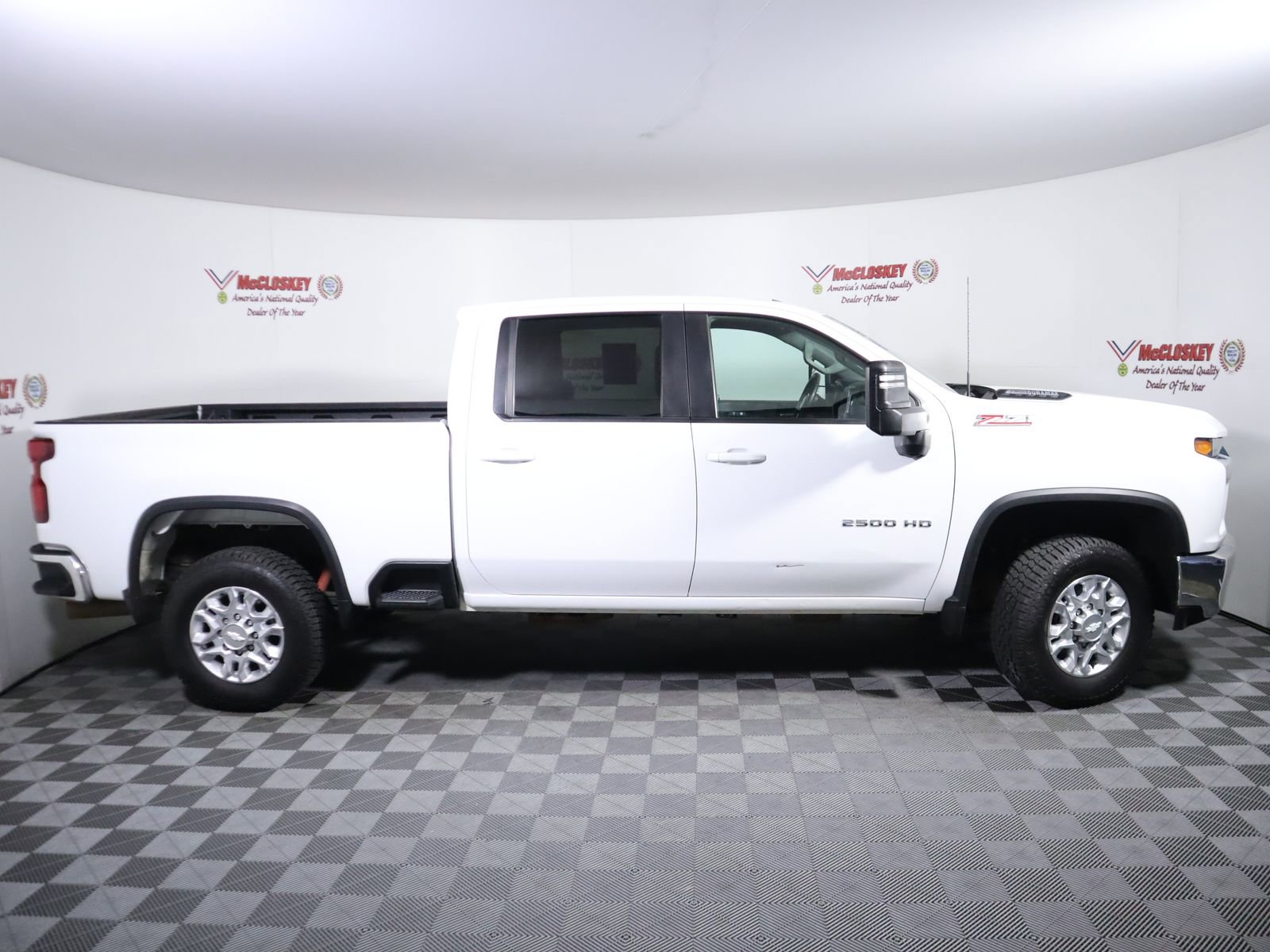 Used 2020 Chevrolet Silverado 2500 LT w/ Z71 Off-Road Package image 4