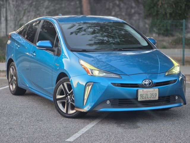 Used 2022 Toyota Prius XLE FWD image 2