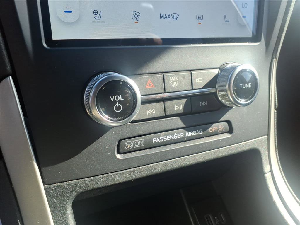 Used 2022 Ford Edge ST-Line image 17