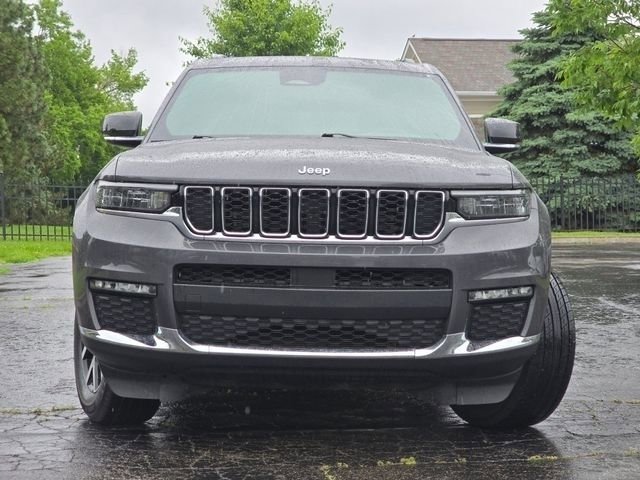 Used 2024 Jeep Grand Cherokee L Limited AWD/4WD image 3