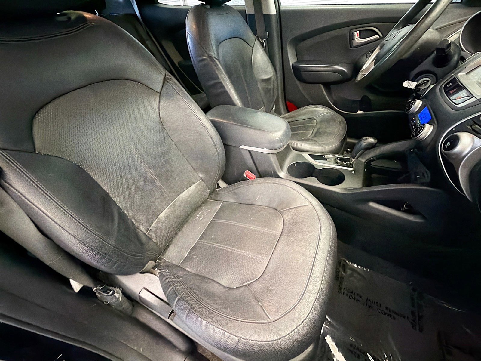 Used 2012 Hyundai Tucson Limited w/ Premium Pkg FWD image 15