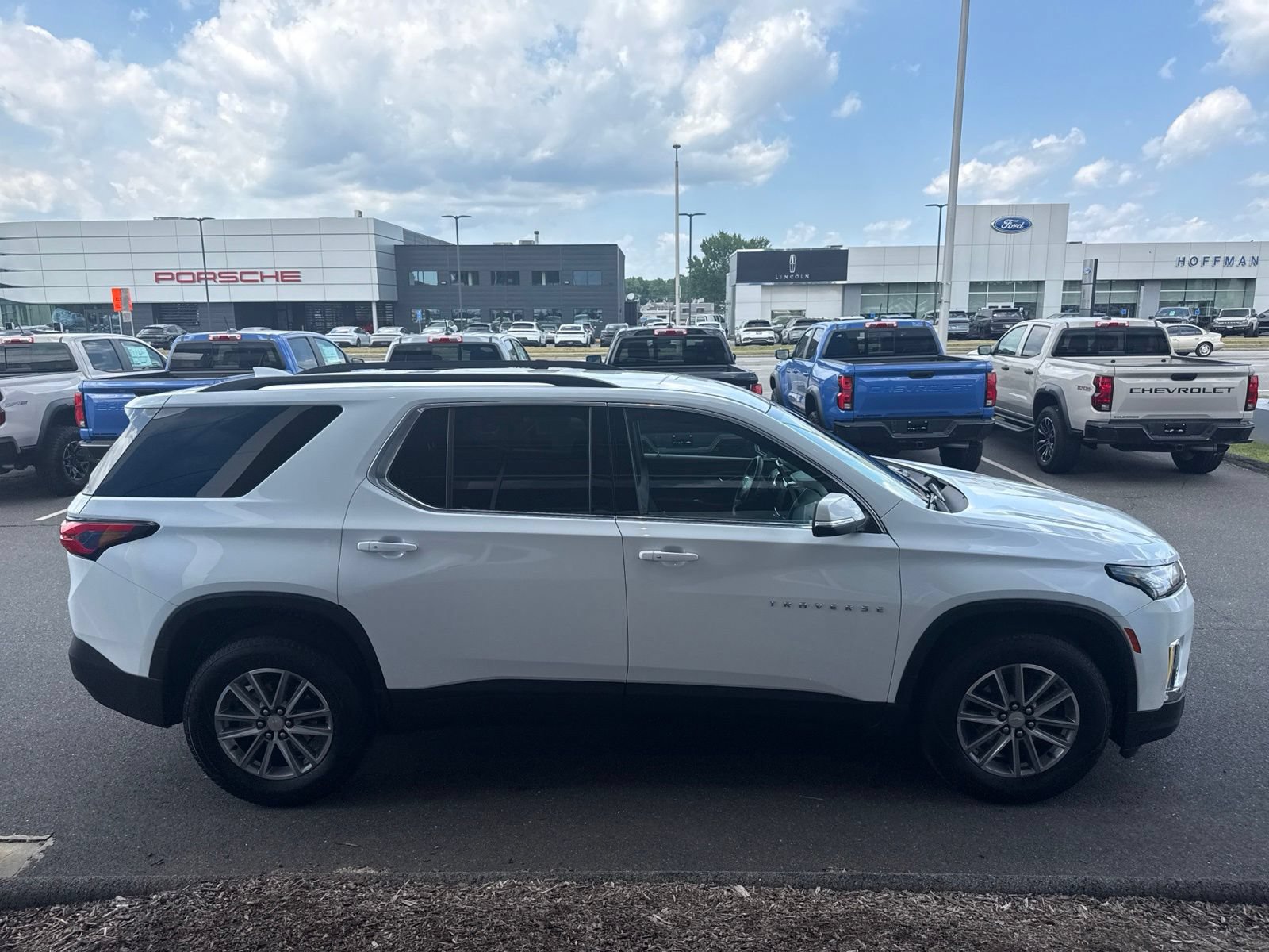 Used 2023 Chevrolet Traverse LT w/ LPO, Floor Liner Package AWD/4WD image 5