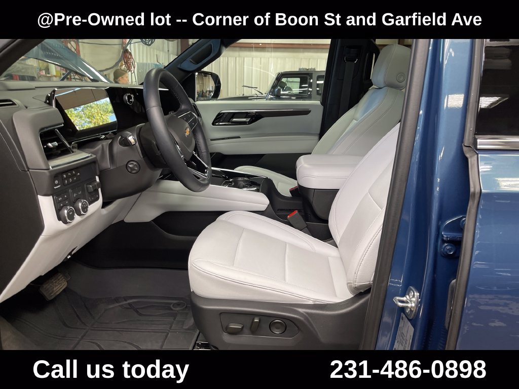Used 2026 Chevrolet Tahoe Premier w/ Sun And Tow Package AWD/4WD image 14
