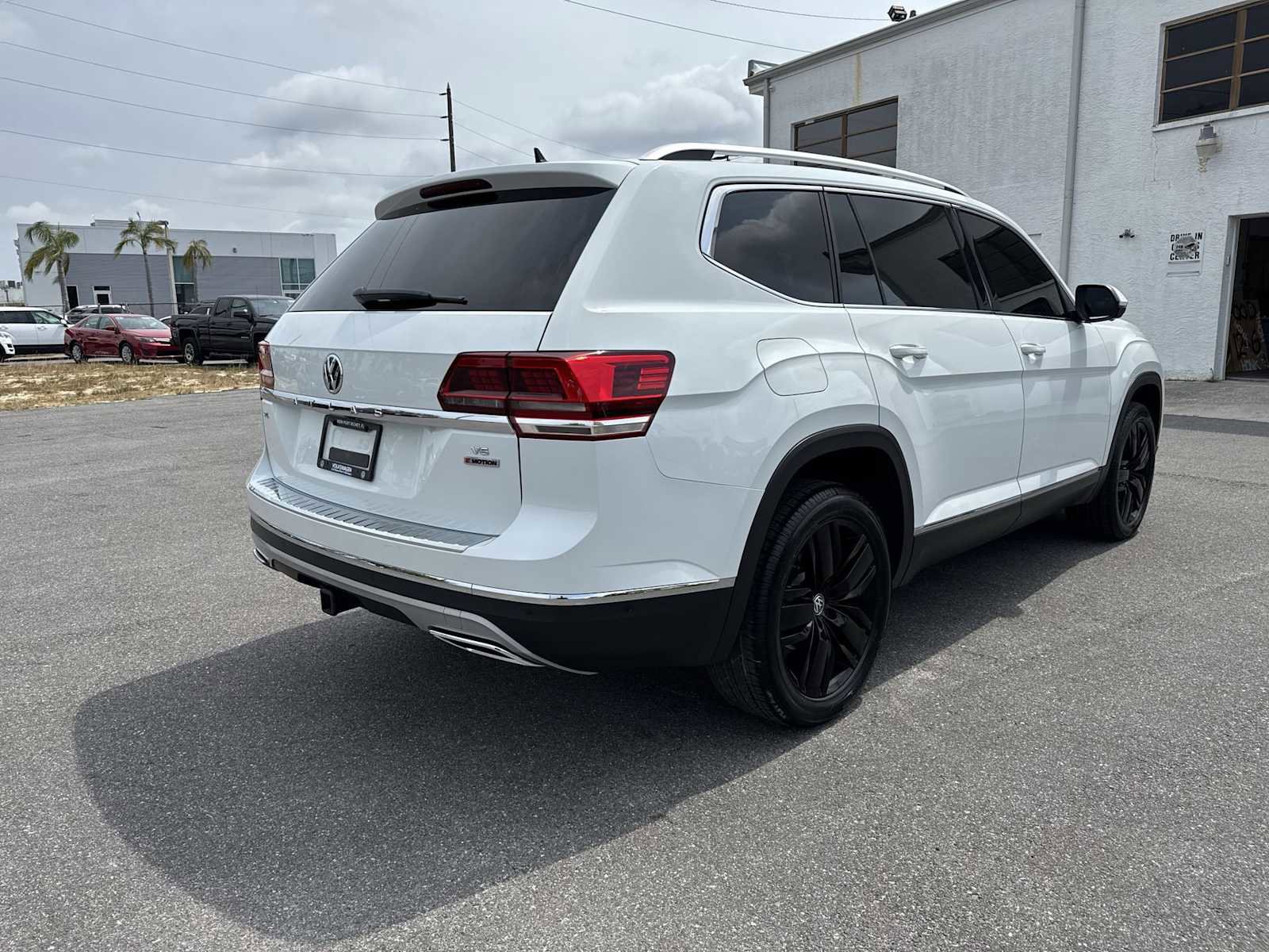 Used 2019 Volkswagen Atlas SEL Premium AWD/4WD image 6