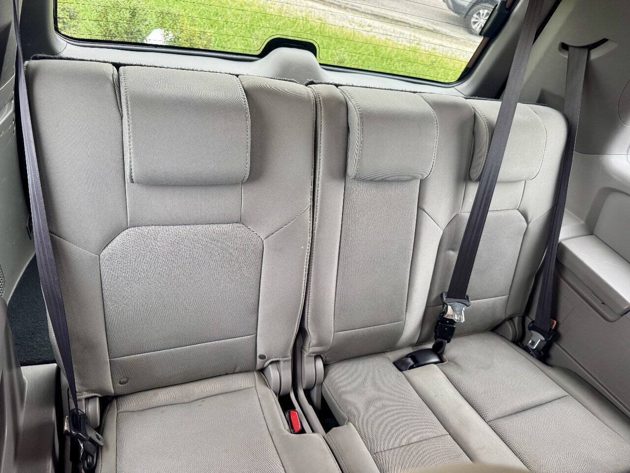Used 2011 Honda Pilot LX image 12