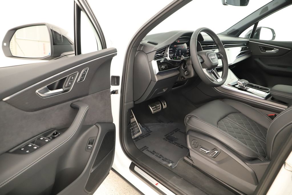New 2026 Audi SQ7 Premium Plus AWD/4WD image 14