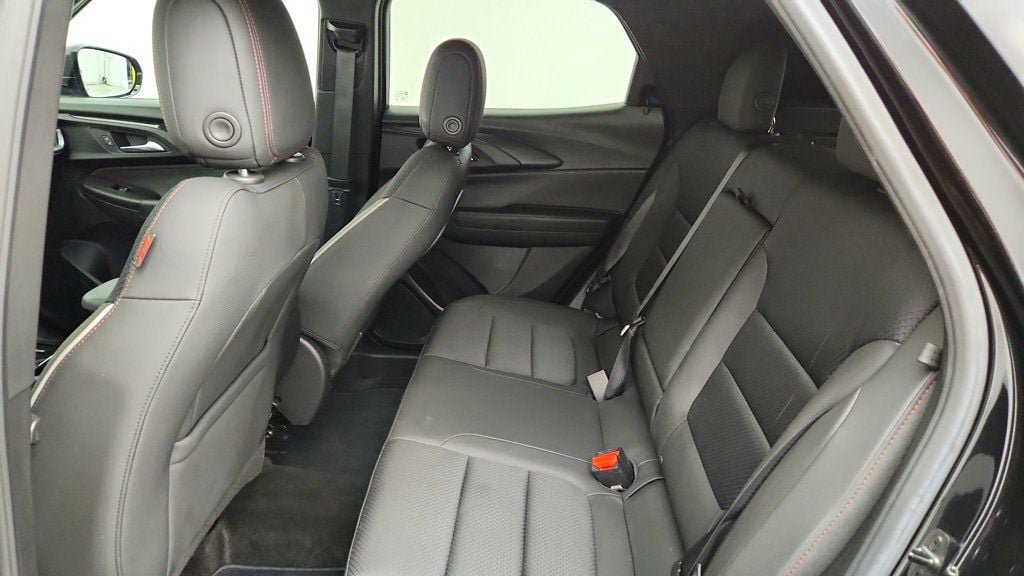 Used 2022 Chevrolet TrailBlazer RS AWD/4WD image 18