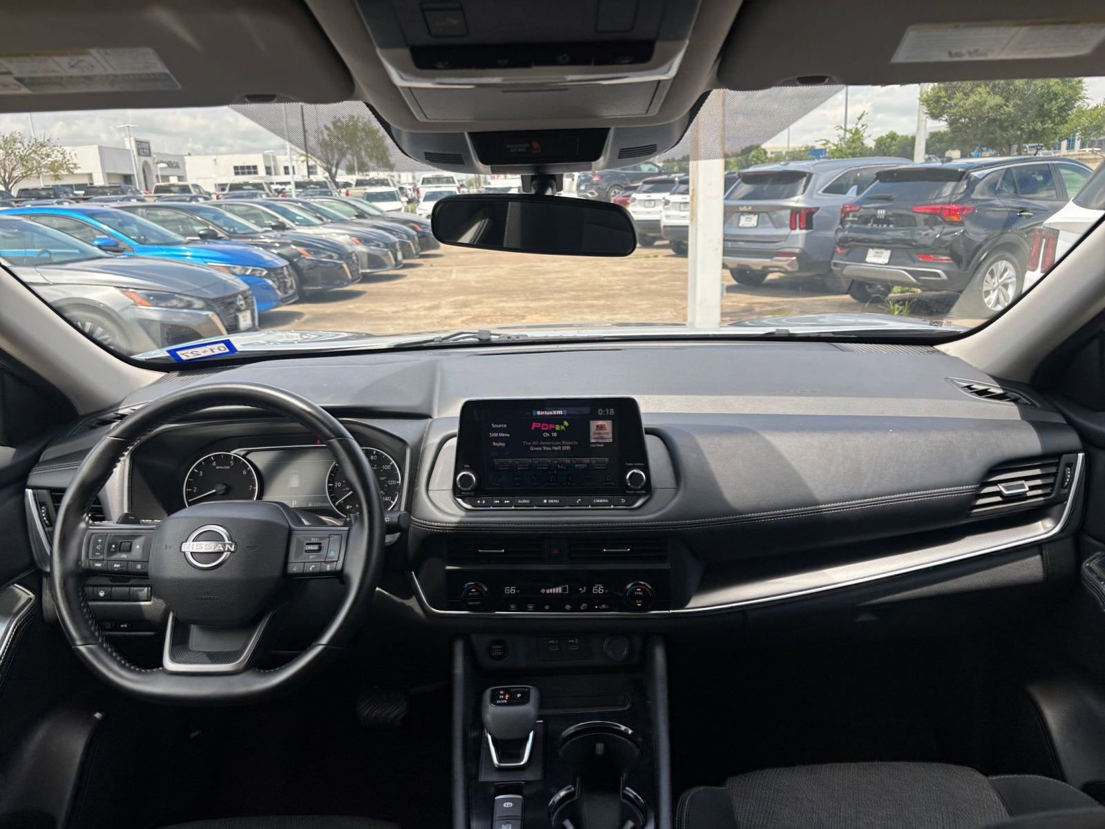 Used 2025 Nissan Rogue SV FWD image 35