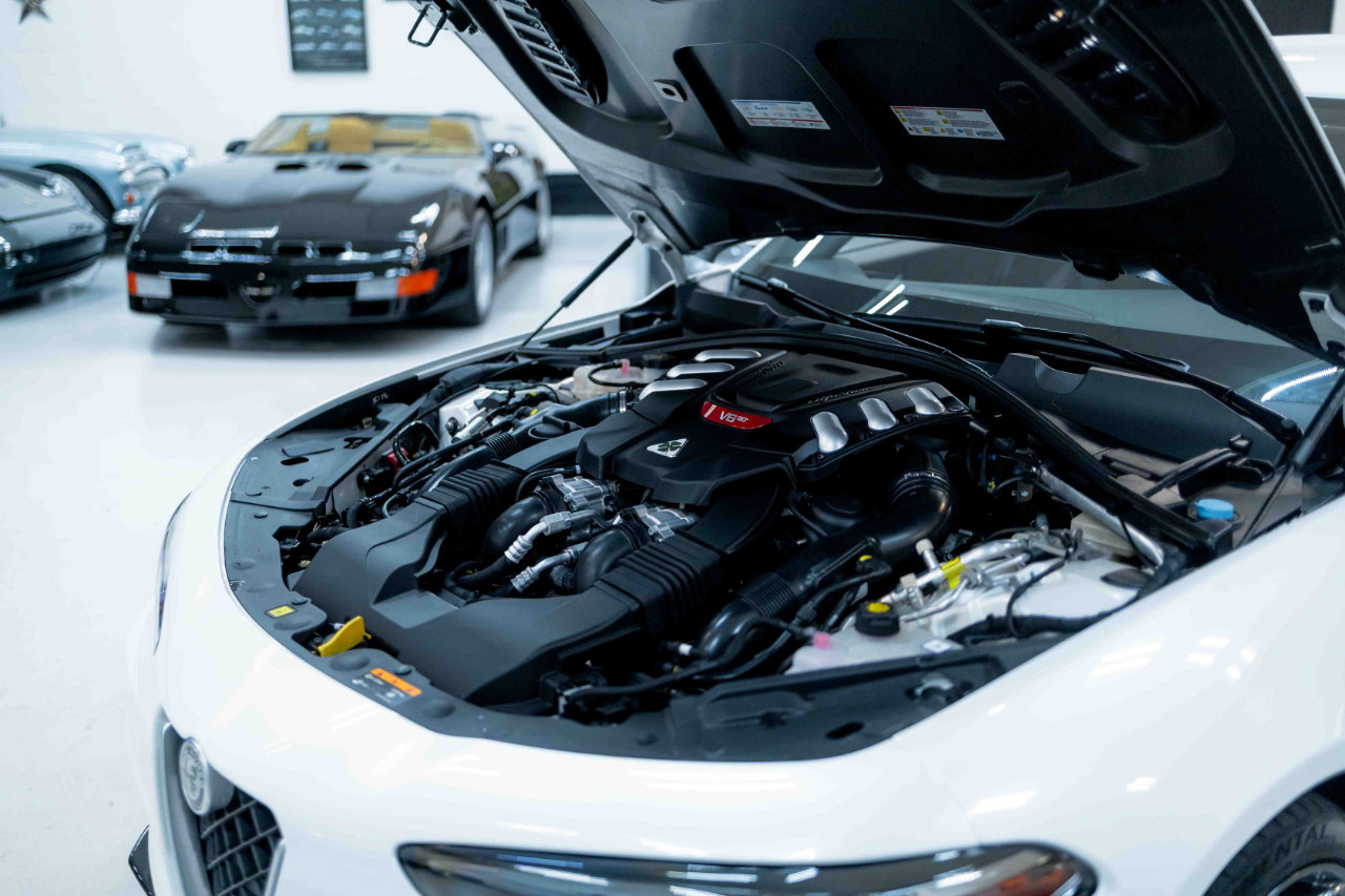 Used 2017 Alfa Romeo Giulia Quadrifoglio image 95