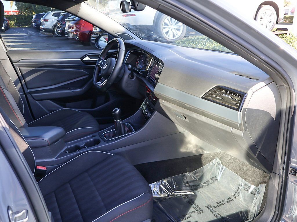 Used 2019 Volkswagen Jetta GLI image 25