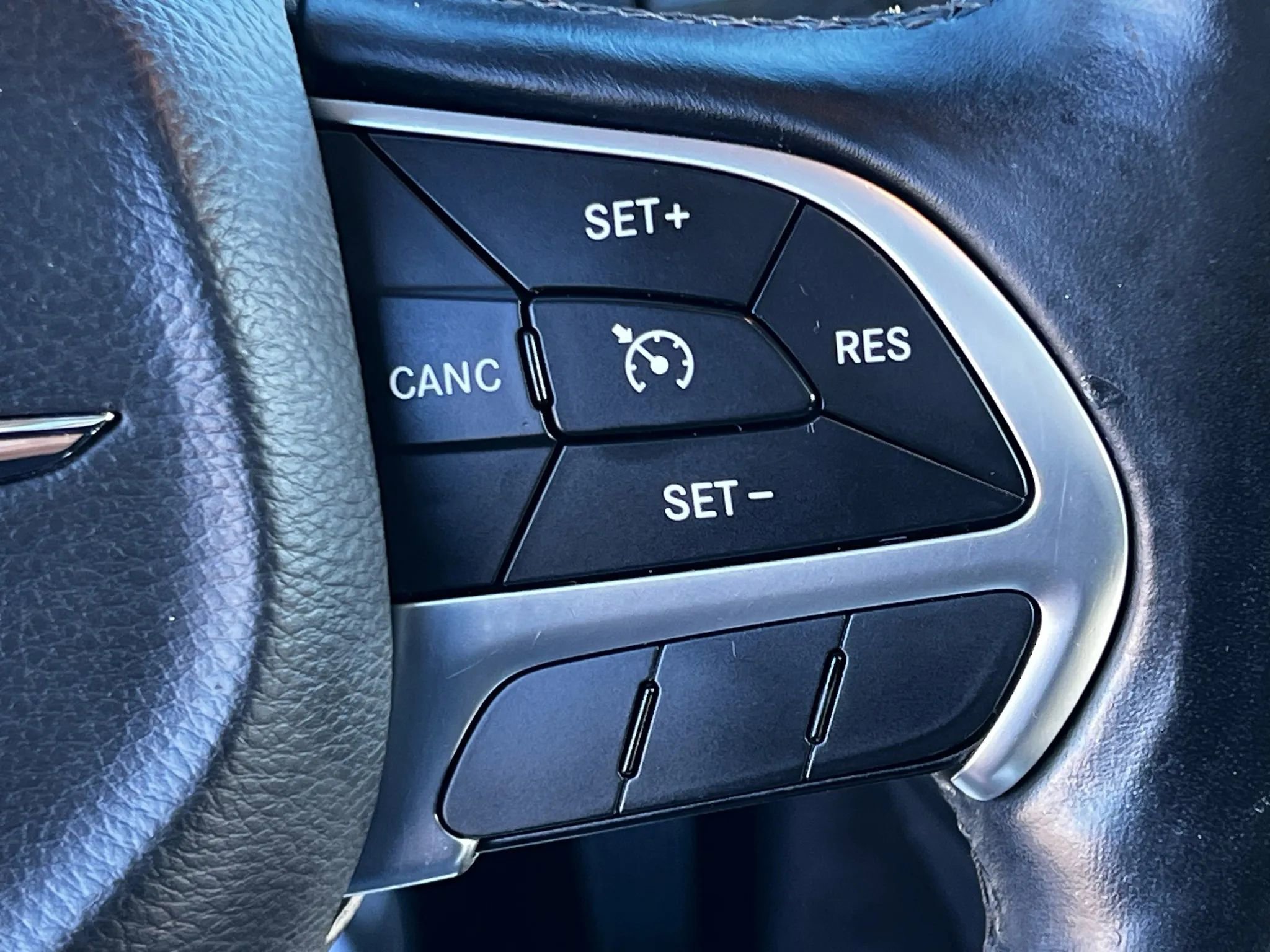 Used 2016 Chrysler 300 C image 37