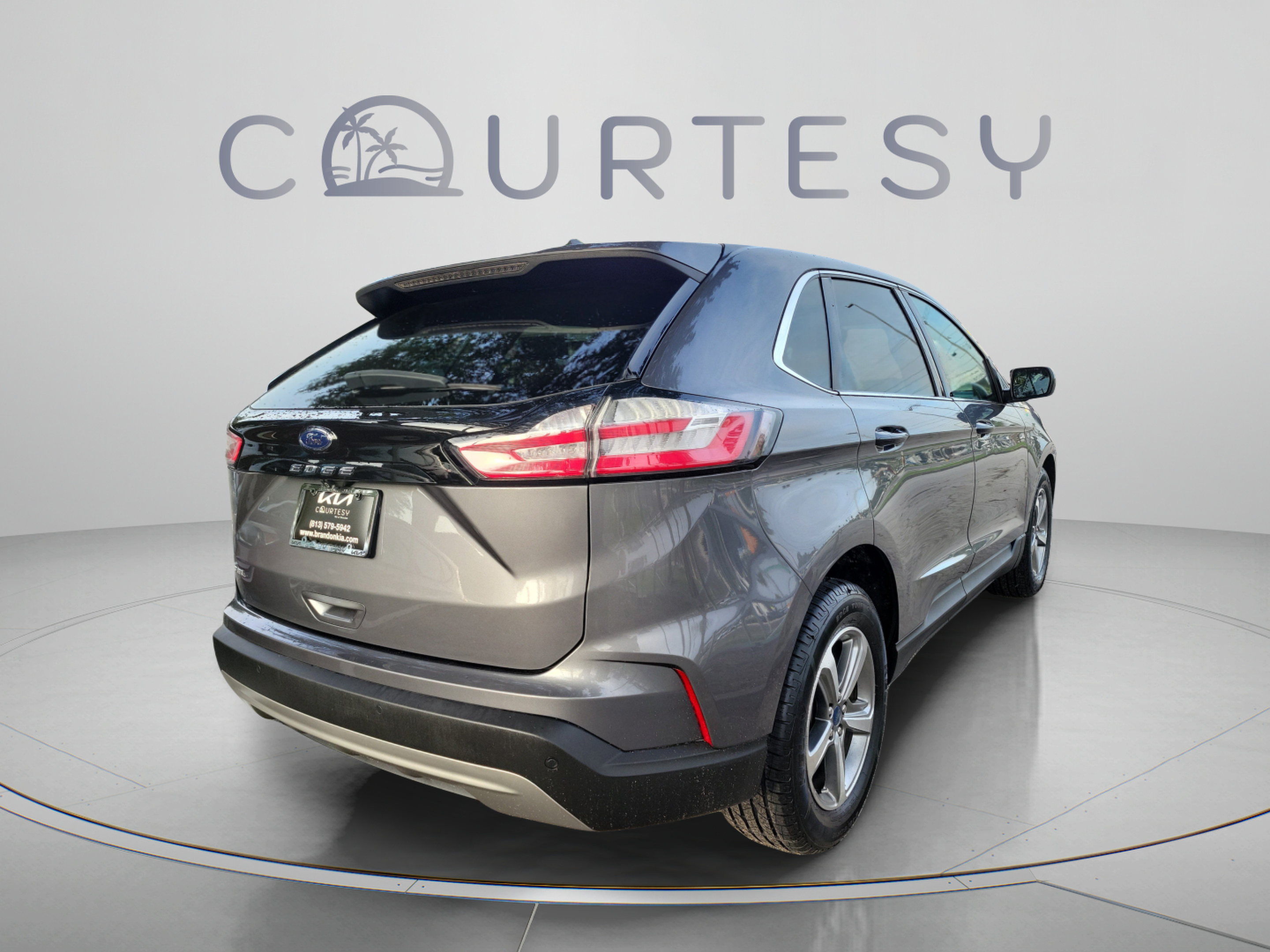 Used 2021 Ford Edge SEL w/ Convenience Package FWD image 3