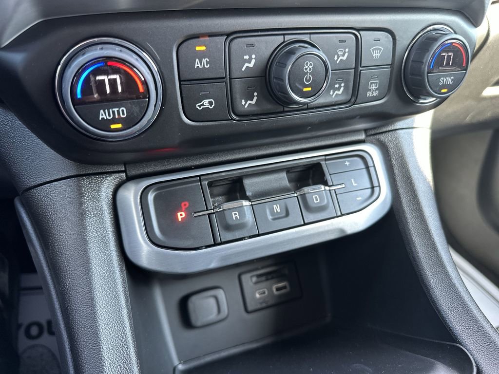 Used 2023 GMC Acadia SLT FWD image 19