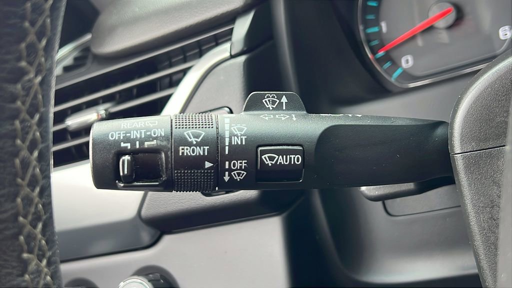 Used 2020 Chevrolet Suburban LT image 16