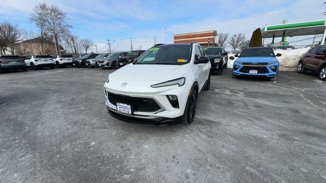 Used 2024 Buick Encore GX Sport Touring w/ Experience Buick Package image 3