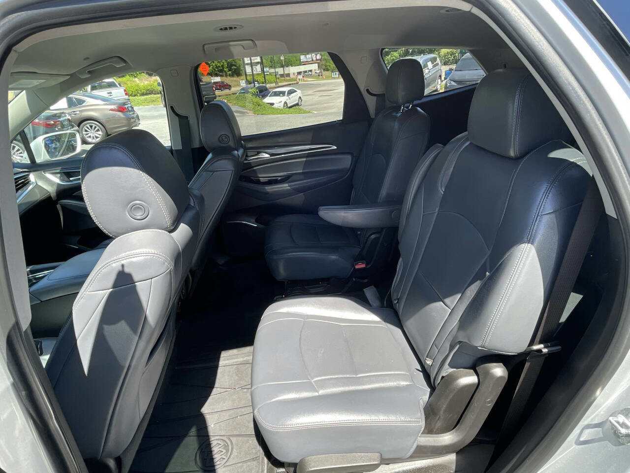 Used 2020 Buick Enclave Essence w/ Sound and Sites Package FWD image 11