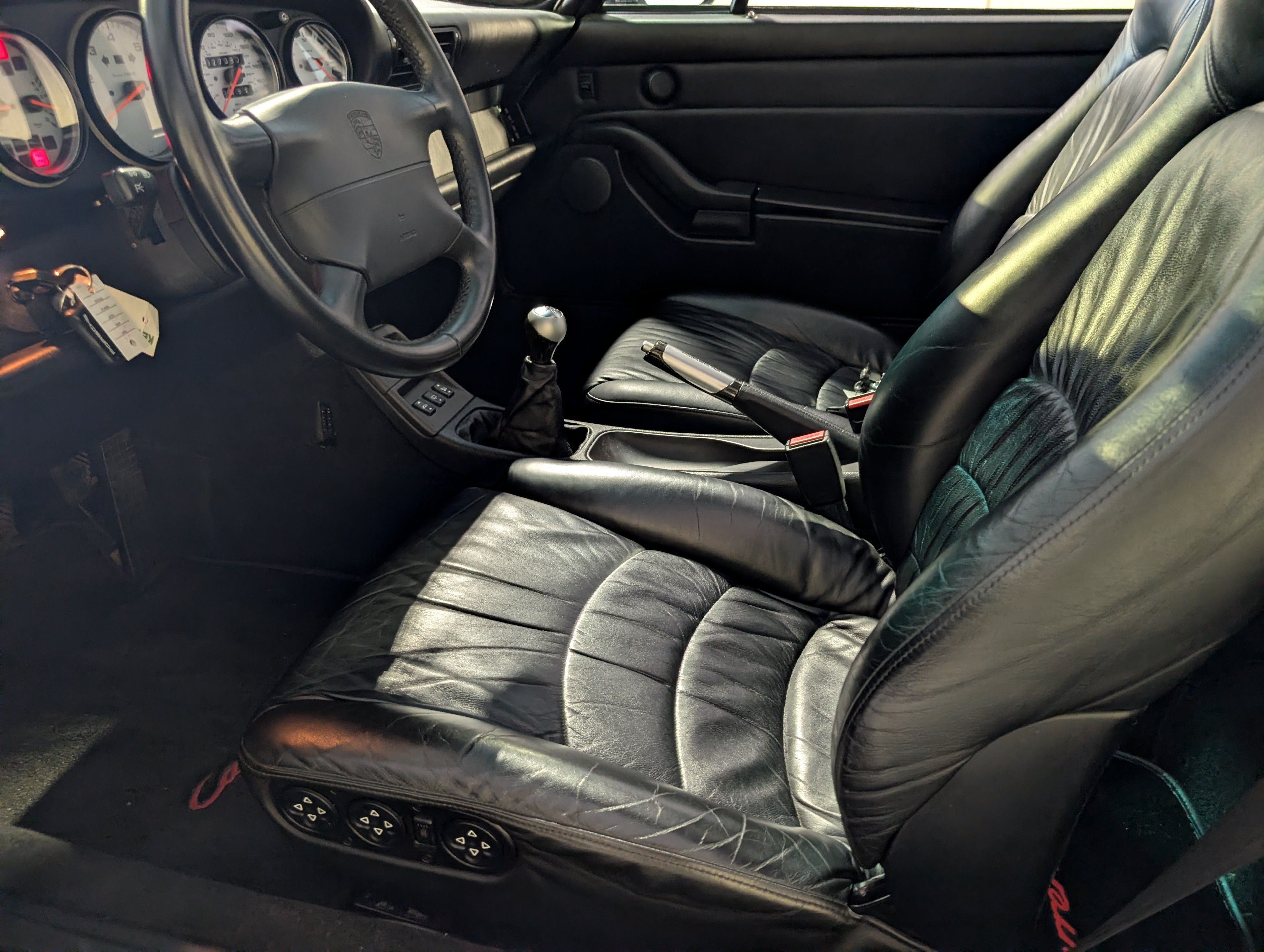 Used 1997 Porsche 911 Carrera 4S AWD/4WD image 4