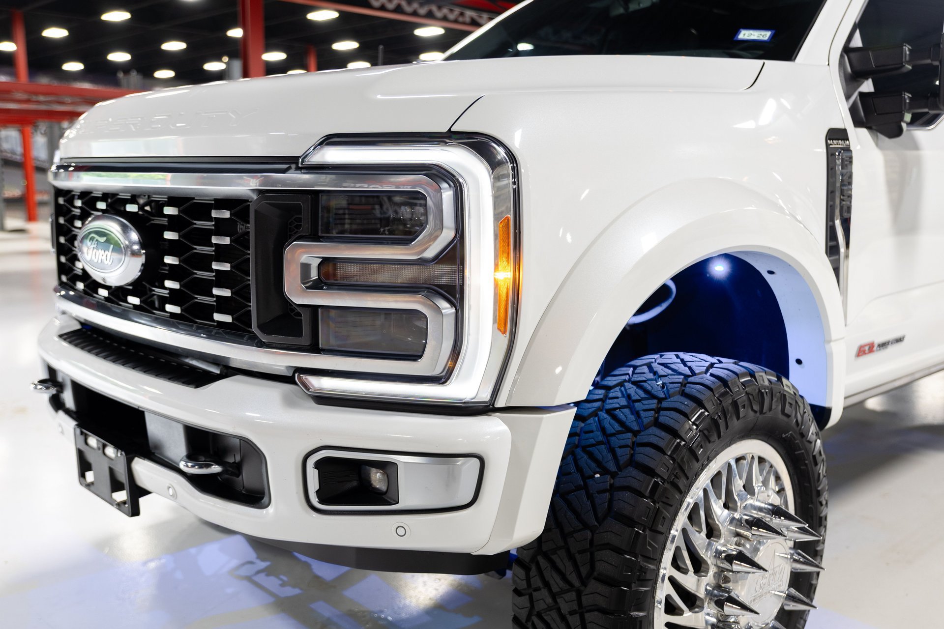 Used 2023 Ford F450 Platinum w/ FX4 Off-Road Package AWD/4WD image 32
