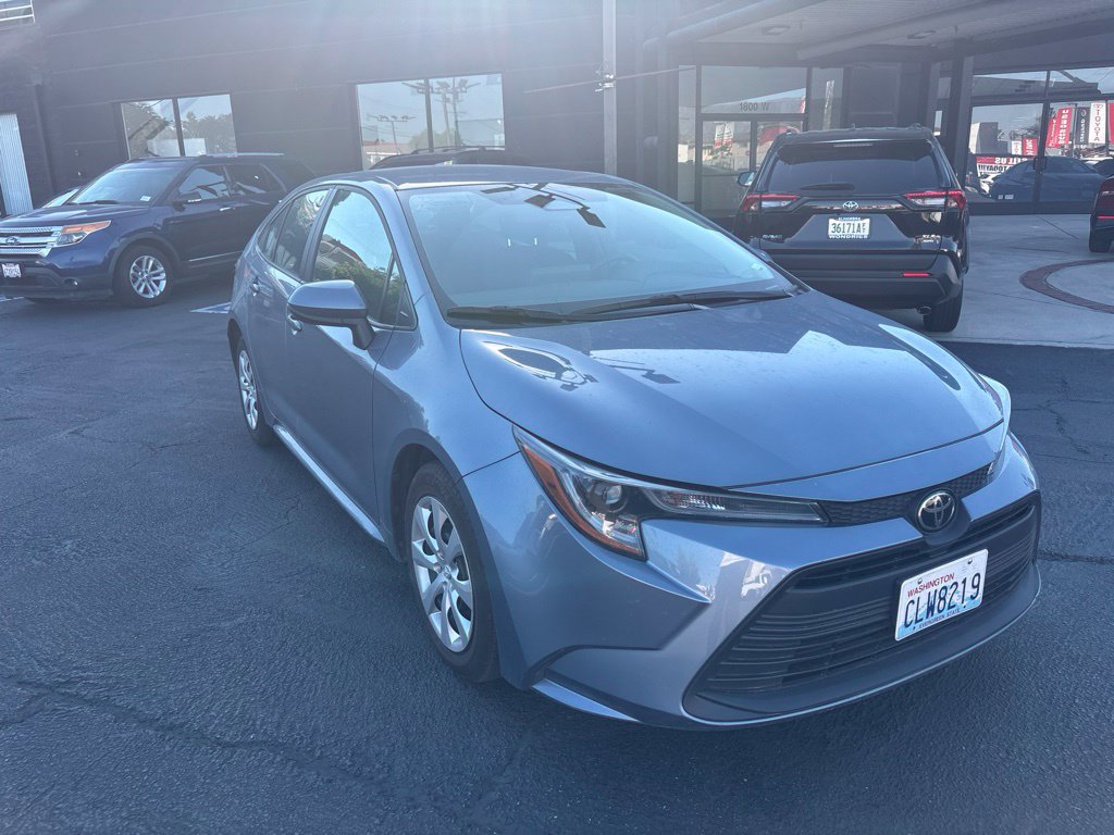 Used 2024 Toyota Corolla LE FWD image 2