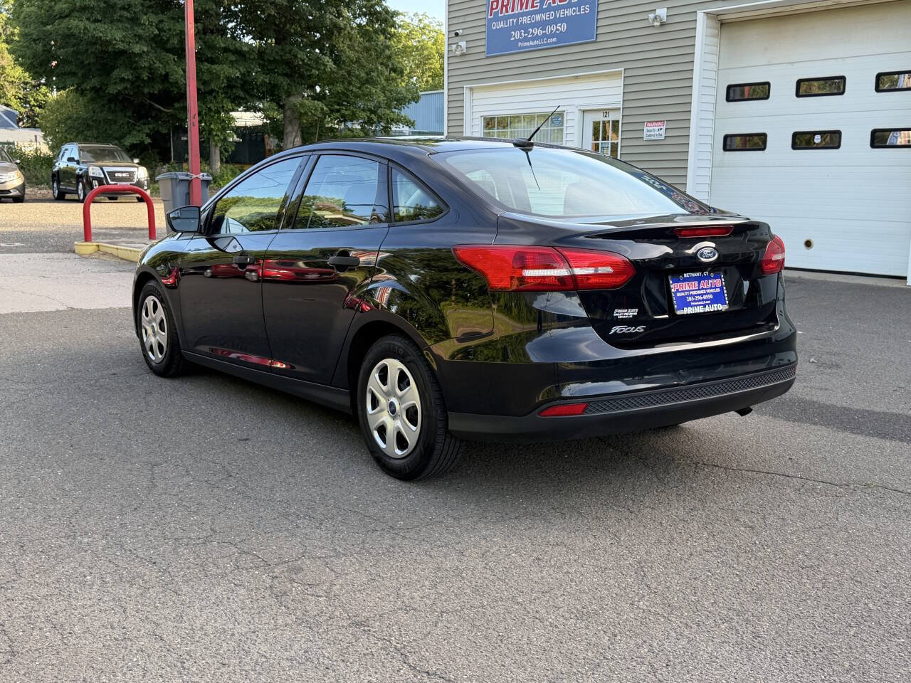 Used 2018 Ford Focus S FWD image 4