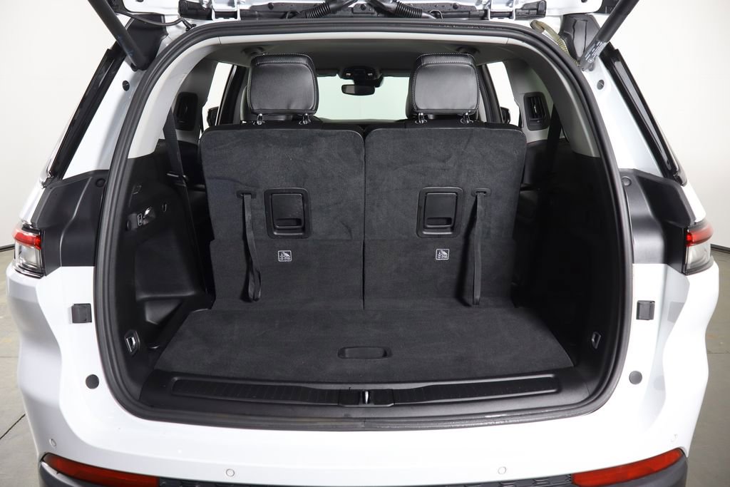 Used 2023 Jeep Grand Cherokee L Limited w/ Black Appearance Package image 19