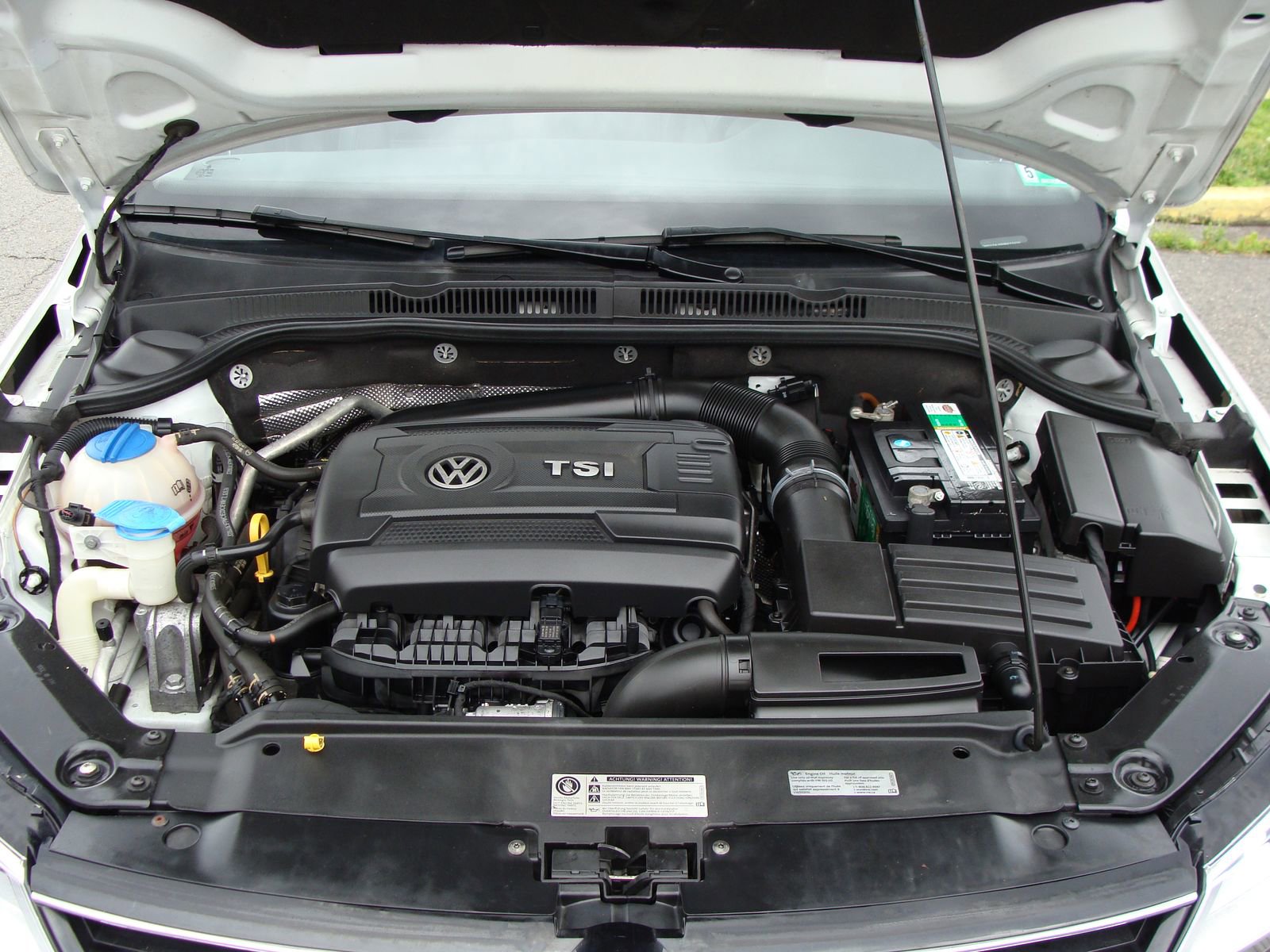Used 2015 Volkswagen Jetta SE FWD image 34
