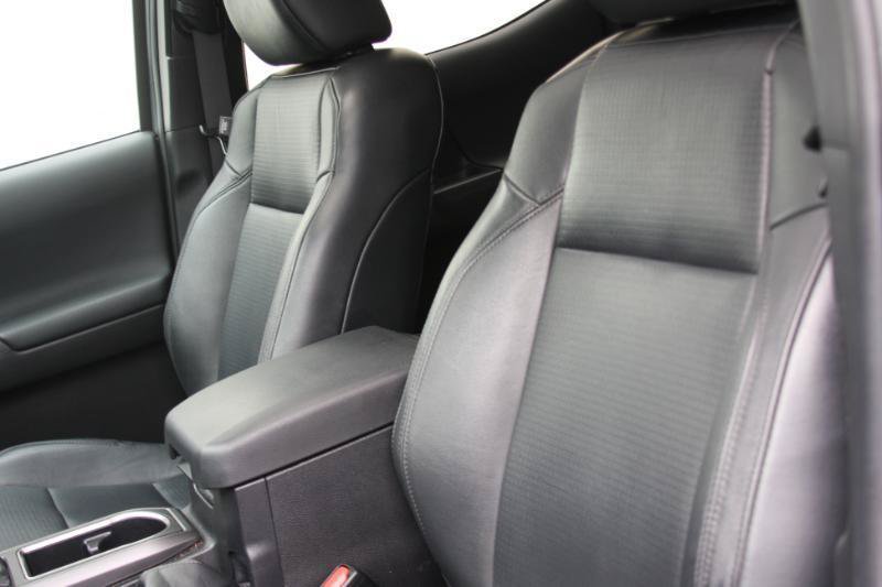 Used 2023 Toyota Tacoma TRD Off-Road w/ TRD Premium Off Road Package AWD/4WD image 37