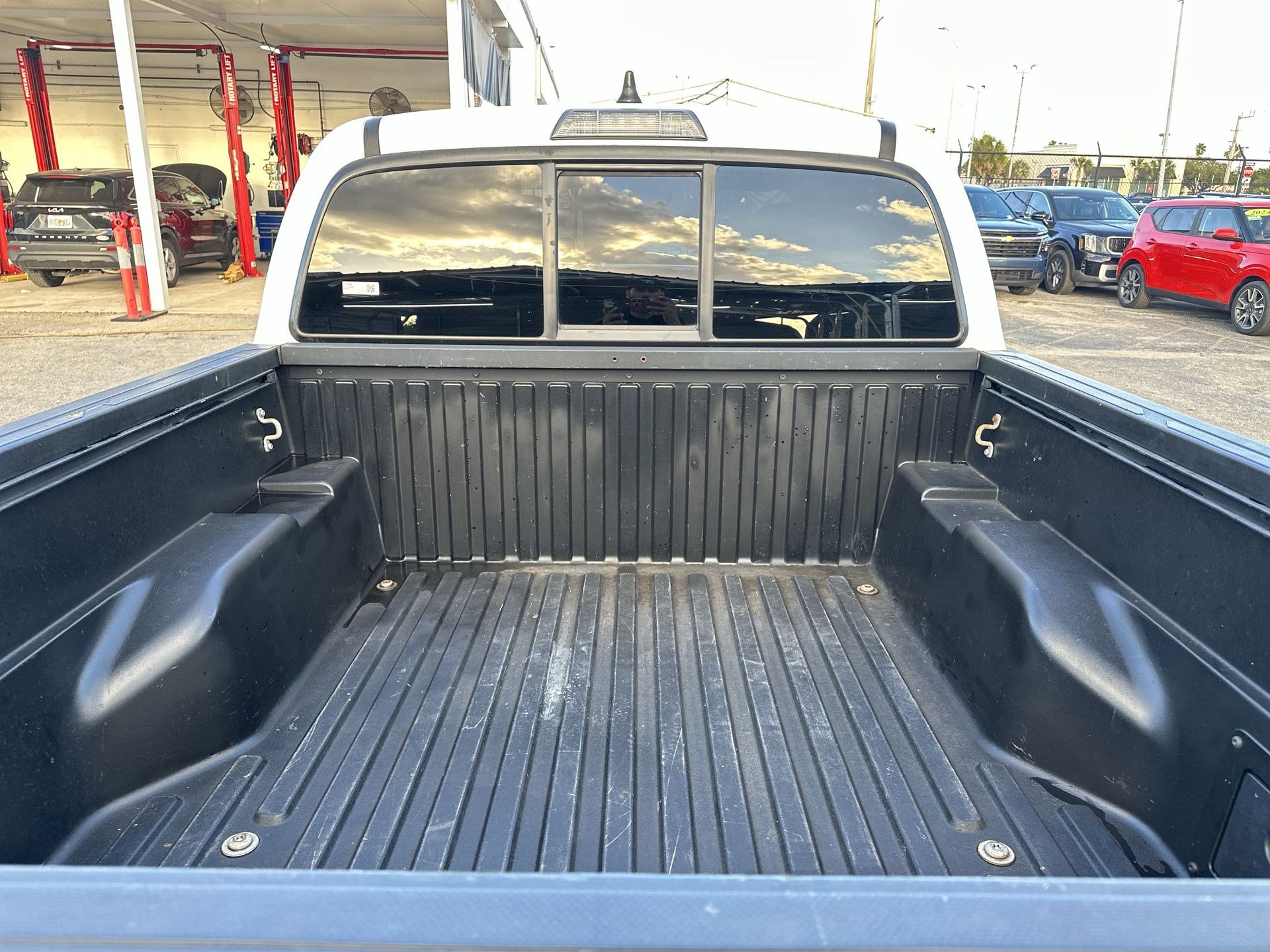 Used 2021 Toyota Tacoma SR w/ SR Convenience Package RWD image 19