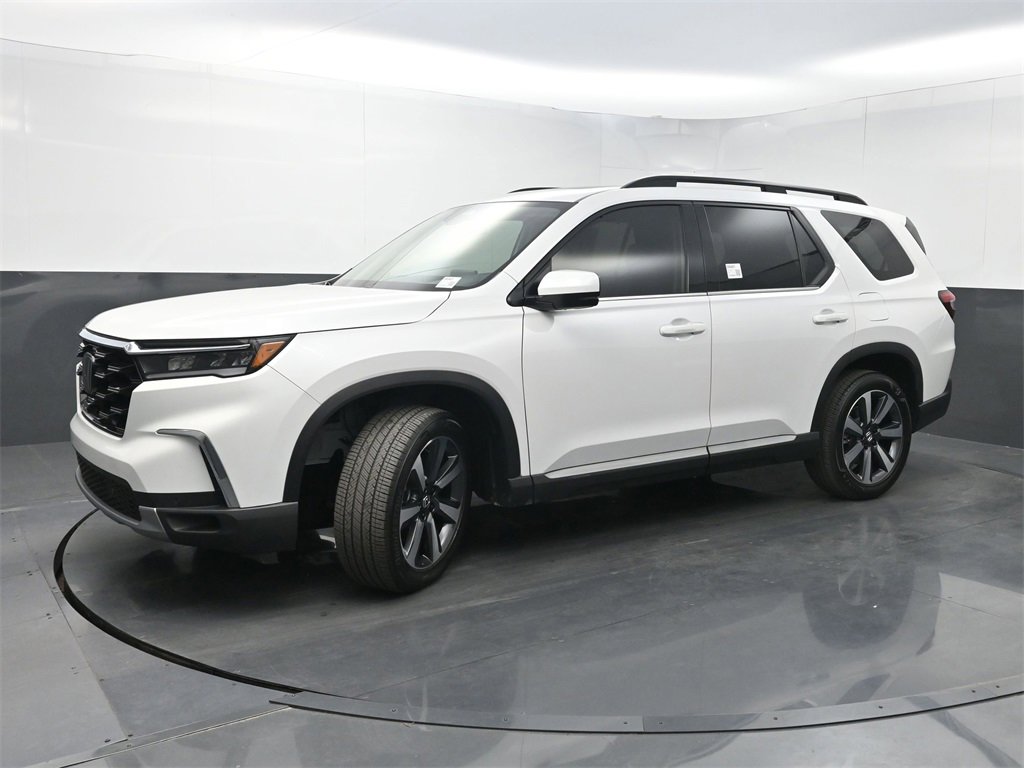 Used 2025 Honda Pilot Touring image 24