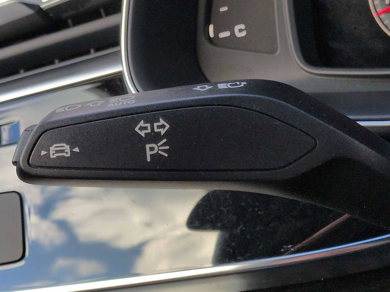 Used 2022 Audi Q7 Premium Plus image 29