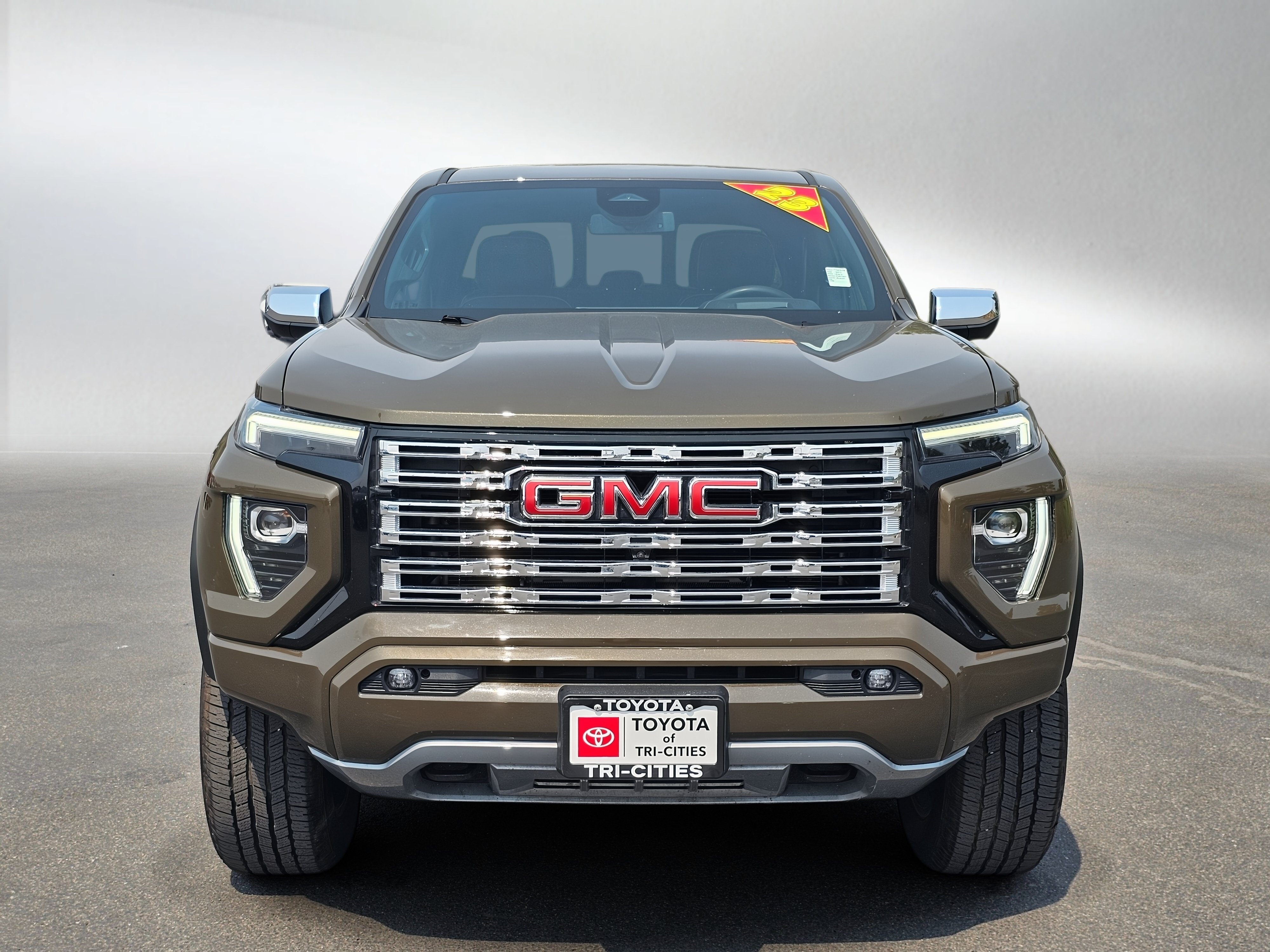 Used 2023 GMC Canyon Denali AWD/4WD image 8
