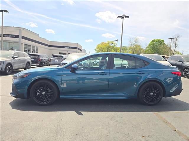 Used 2025 Toyota Camry SE w/ Convenience Package image 6