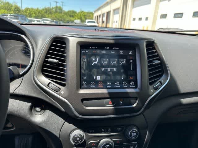 Used 2022 Jeep Cherokee Trailhawk w/ Premium Leather Package AWD/4WD image 7