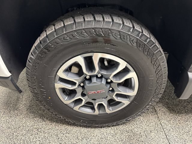 Used 2022 GMC Sierra 2500 AT4 w/ Gooseneck/5TH Wheel Package AWD/4WD image 3