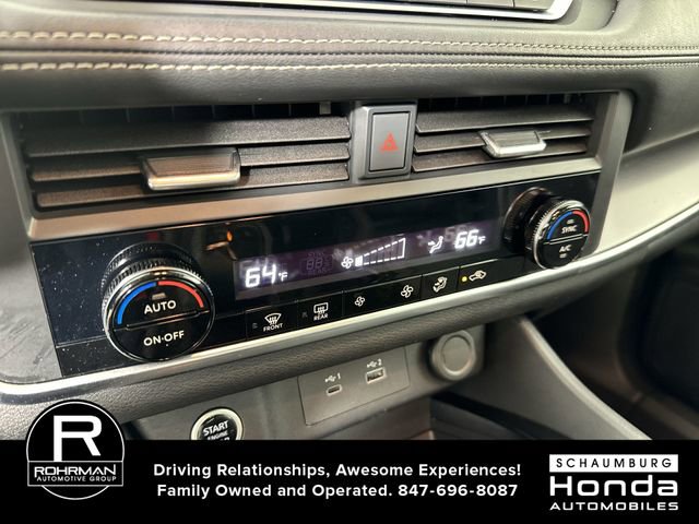 Used 2023 Nissan Rogue SV image 9