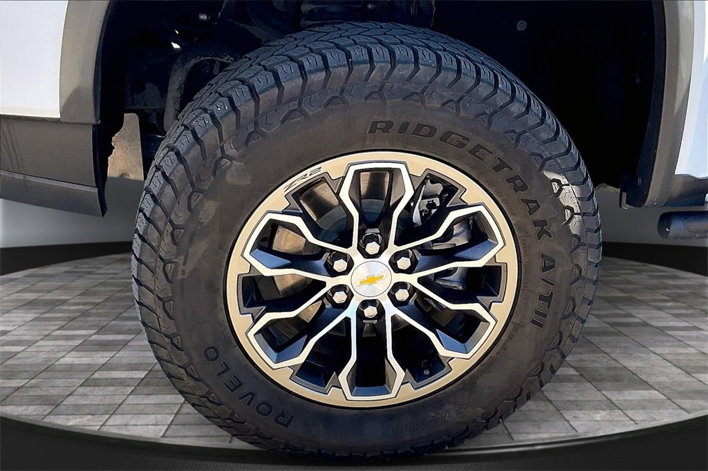 Used 2022 Chevrolet Colorado ZR2 image 9