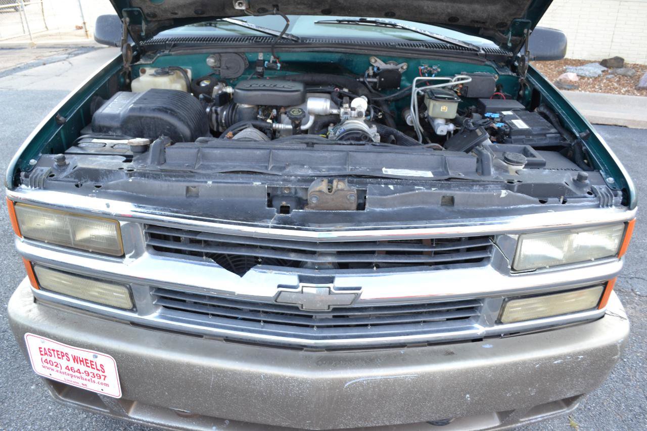 Used 1996 Chevrolet Silverado 3500 4x4 Extended Cab image 27