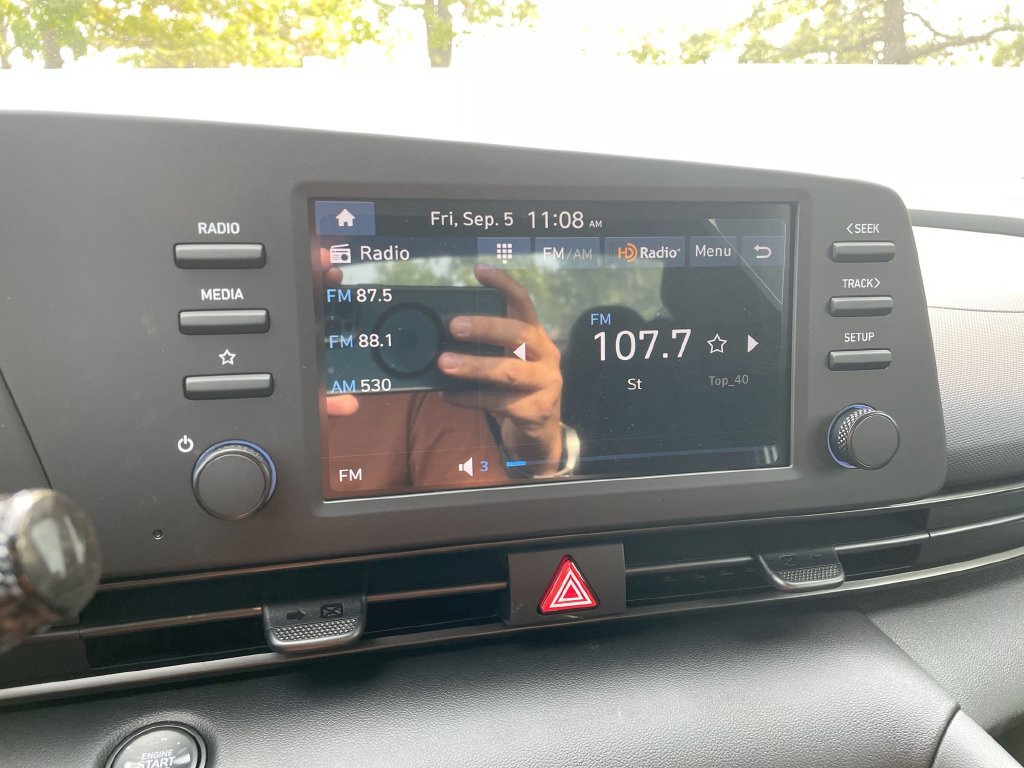 Used 2025 Hyundai Elantra Sport FWD image 43