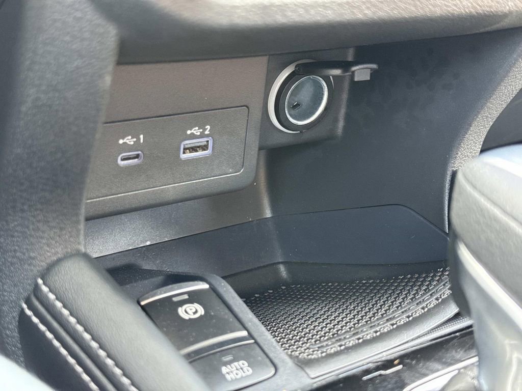 Used 2024 Nissan Kicks SR FWD image 7