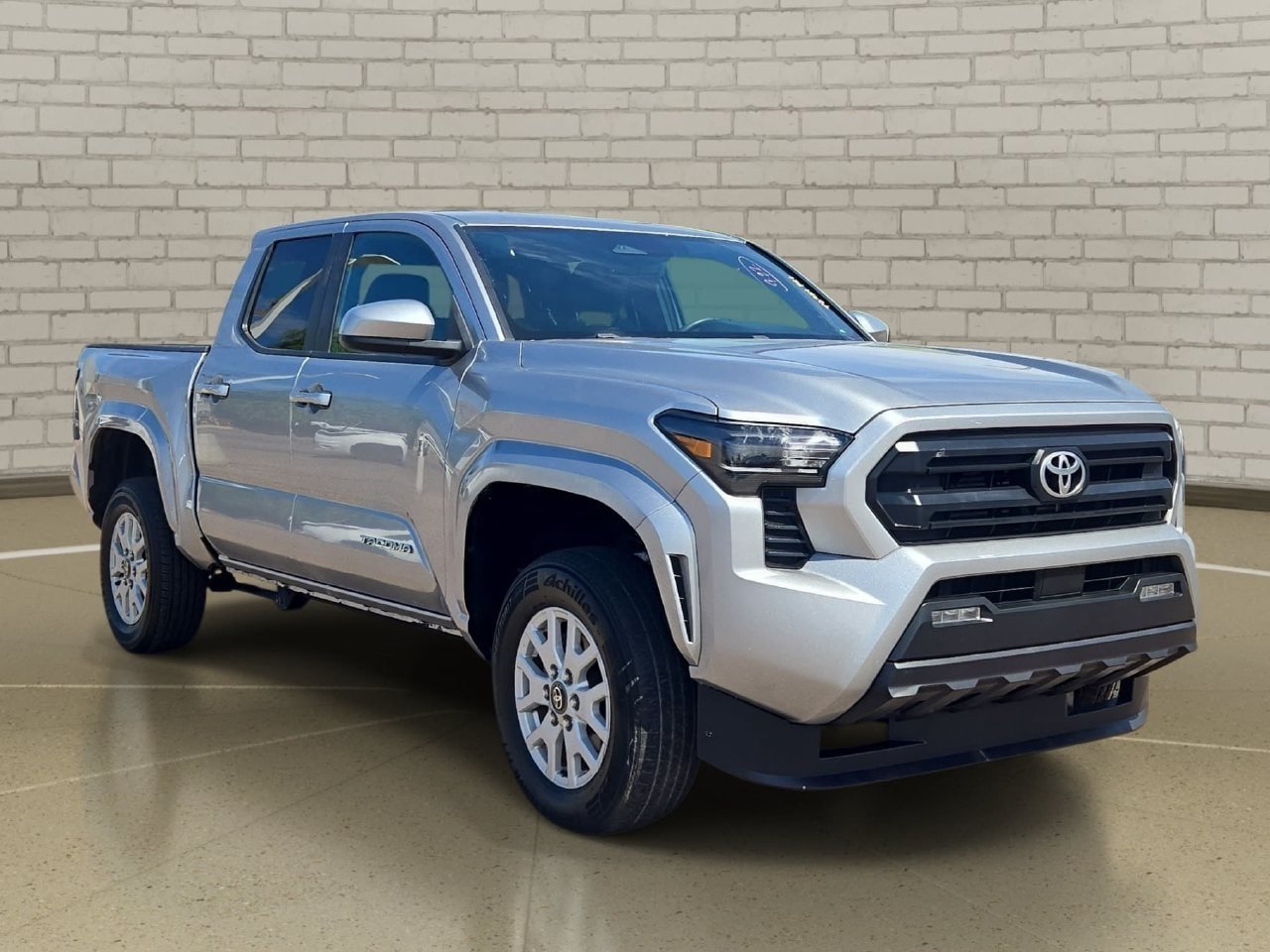 Used 2024 Toyota Tacoma SR5 AWD/4WD image 3