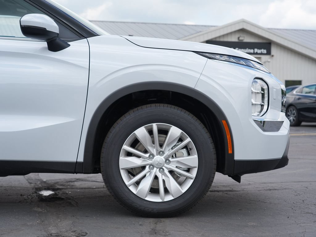 New 2026 Mitsubishi Outlander ES AWD/4WD image 11