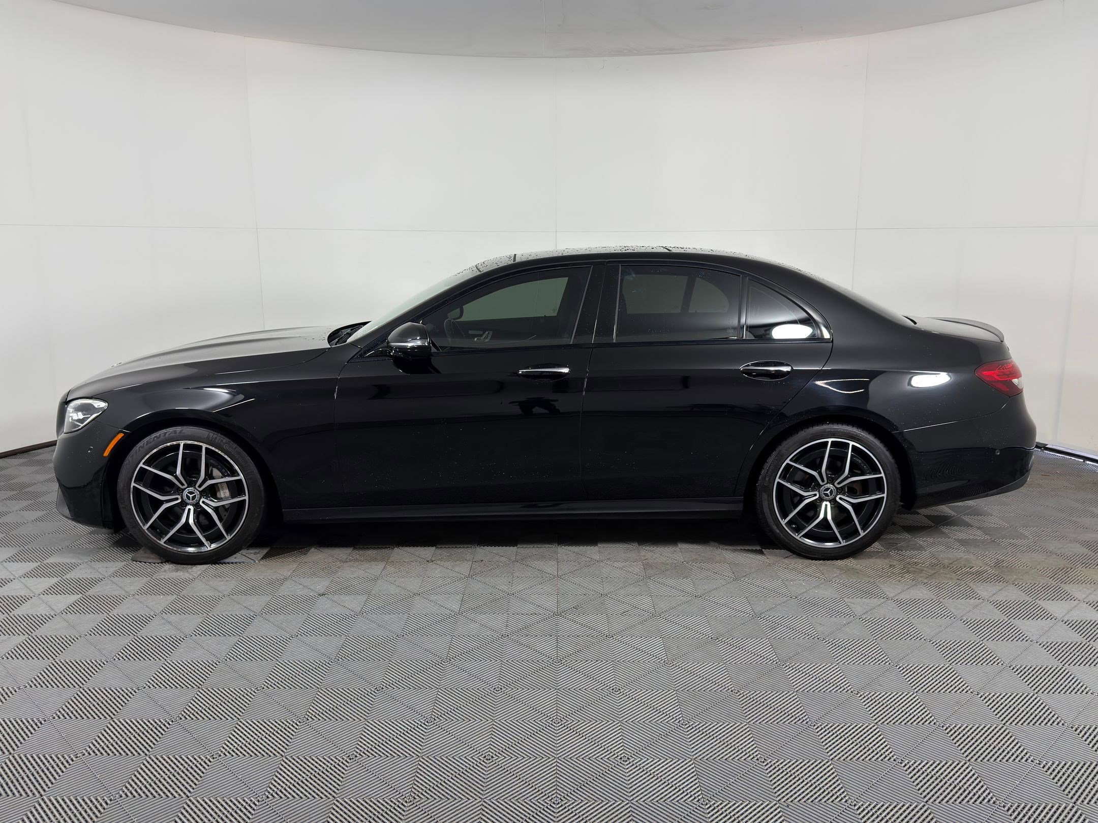 Used 2021 Mercedes-Benz E 350 Sedan image 2