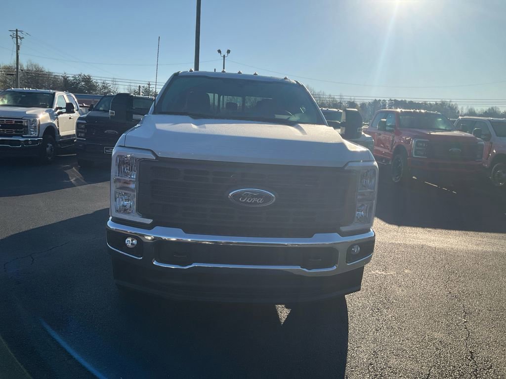 New 2026 Ford F250 XL w/ XL Driver Assist Package AWD/4WD video 2