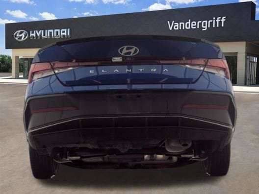 Used 2025 Hyundai Elantra Sport FWD image 7