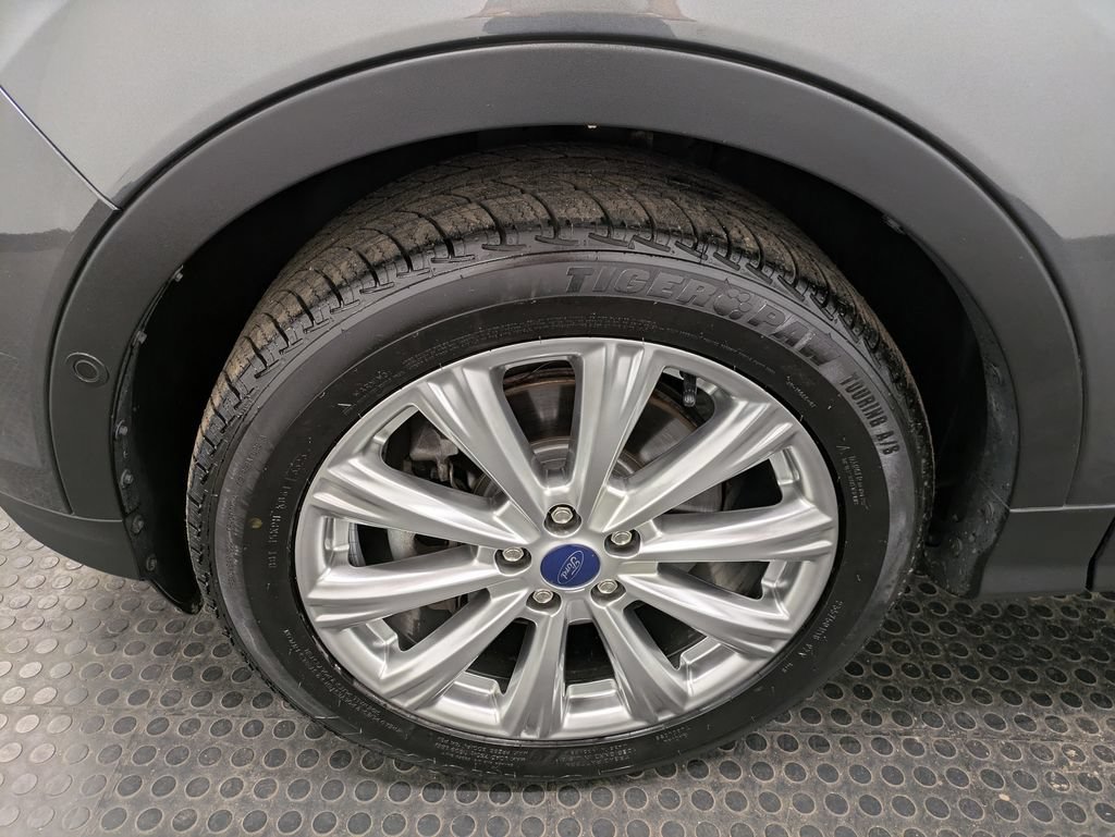 Used 2018 Ford Escape Titanium w/ Ford Safe & Smart Package AWD/4WD image 7