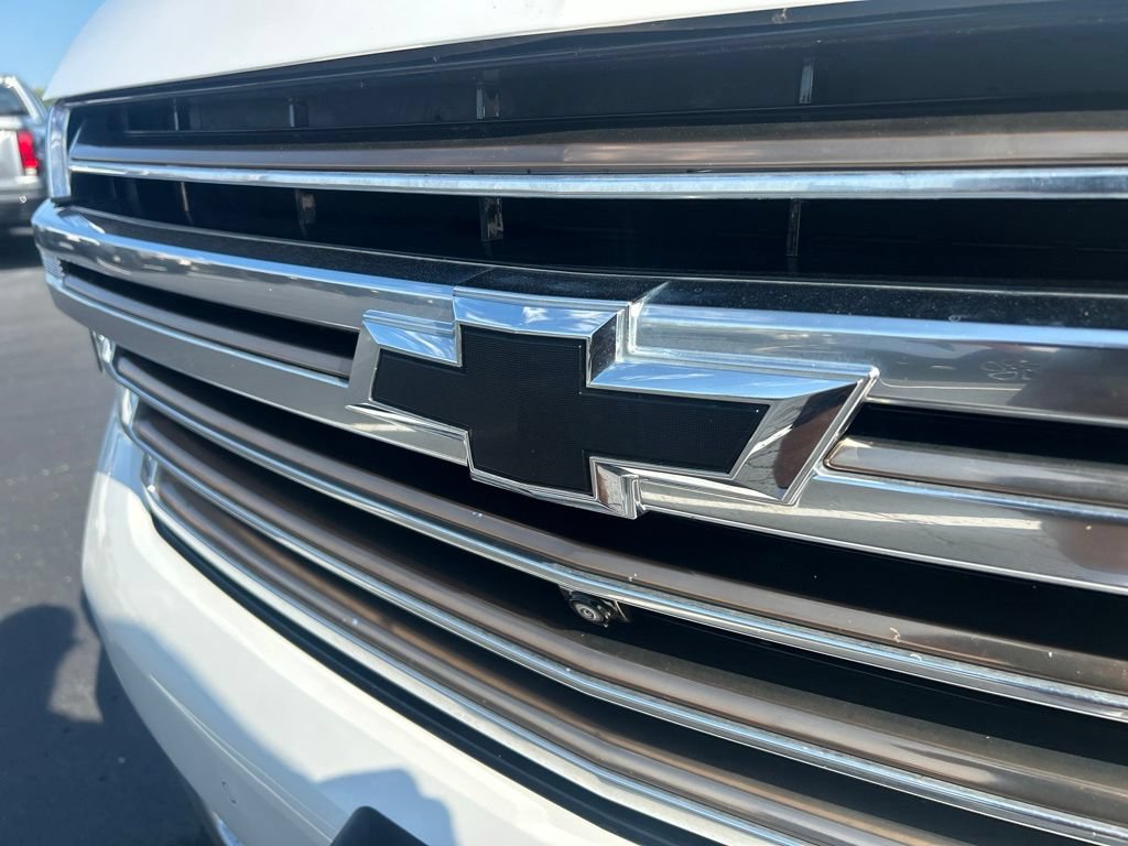 Used 2024 Chevrolet Tahoe High Country AWD/4WD image 10