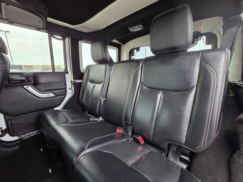 Used 2017 Jeep Wrangler Unlimited Sahara w/ Connectivity Group image 23