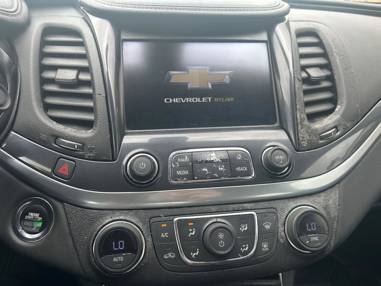 Used 2019 Chevrolet Impala LT FWD image 14