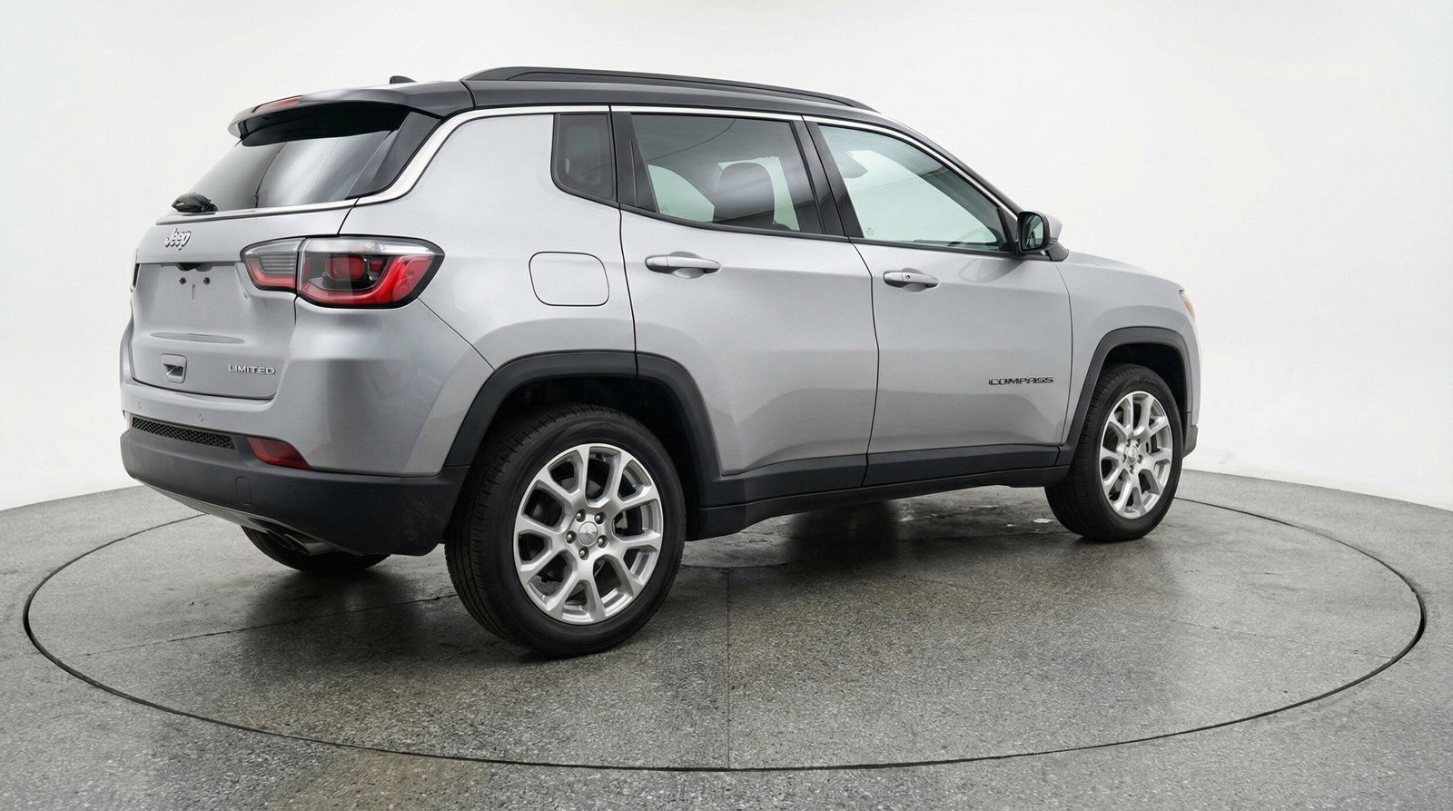 Used 2025 Jeep Compass Limited image 7